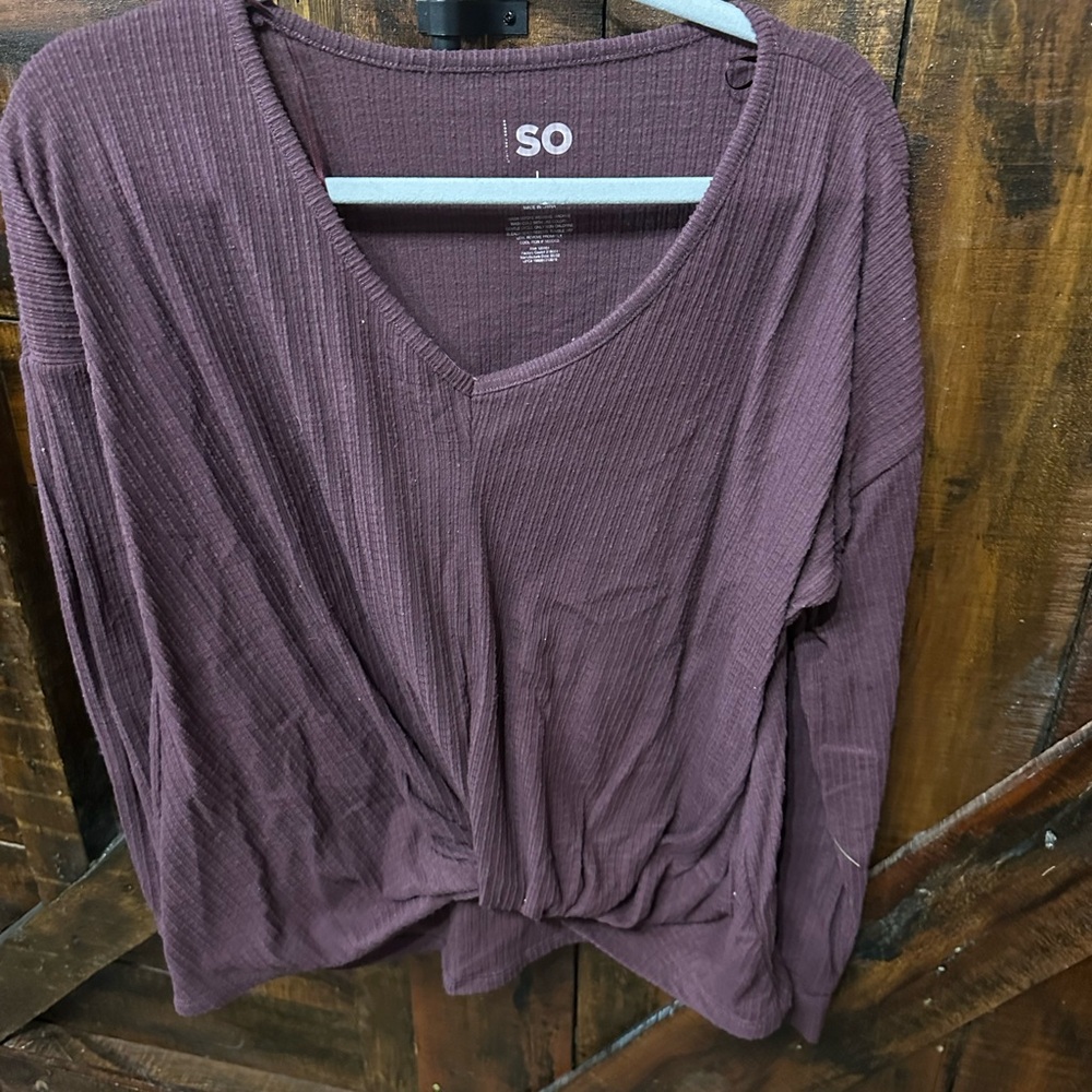 SO Women's Plum V-Neck Blouse